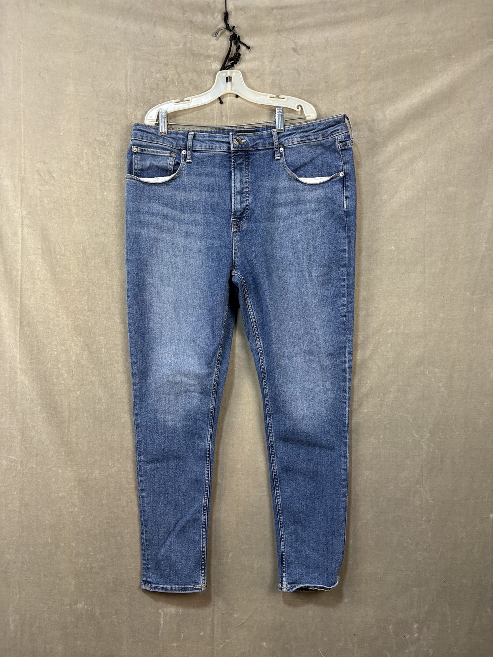 Free Assembly Jeans Women Blue Medium Wash Straight Size 16 Good Used Condition